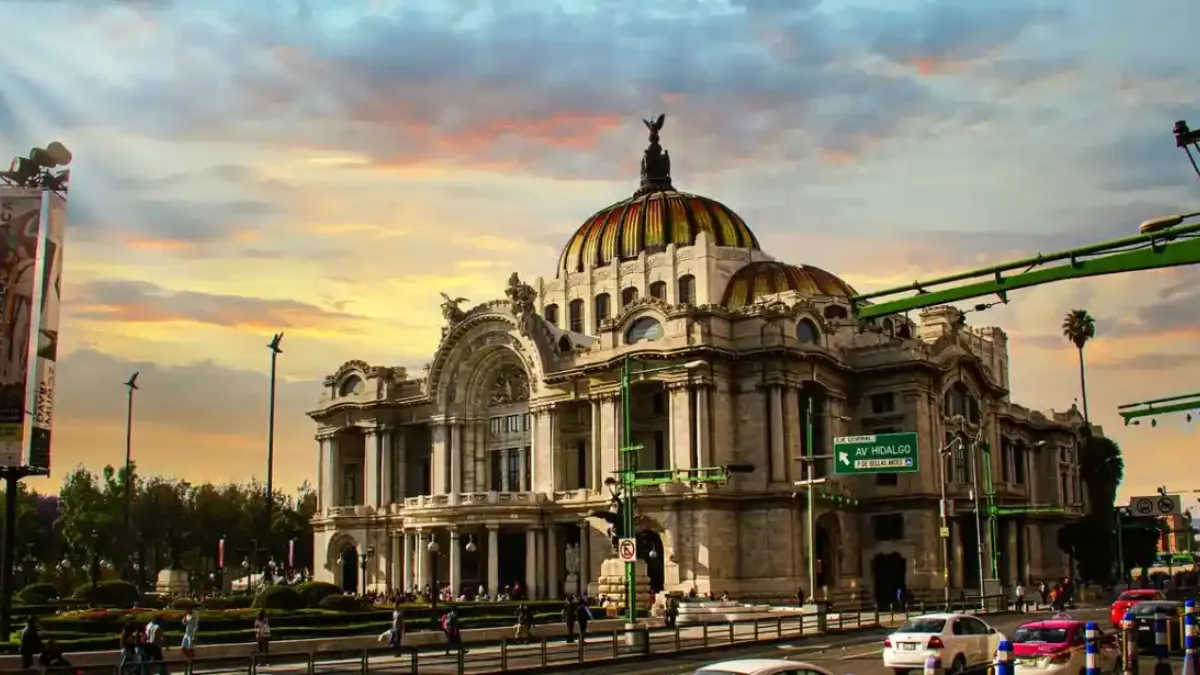Palacio de Bellas Artes al atardecer