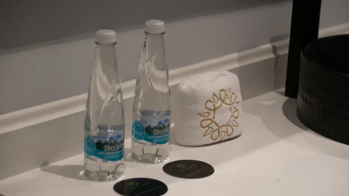 Aguas de cortesía en el Hotel Bellas Artes