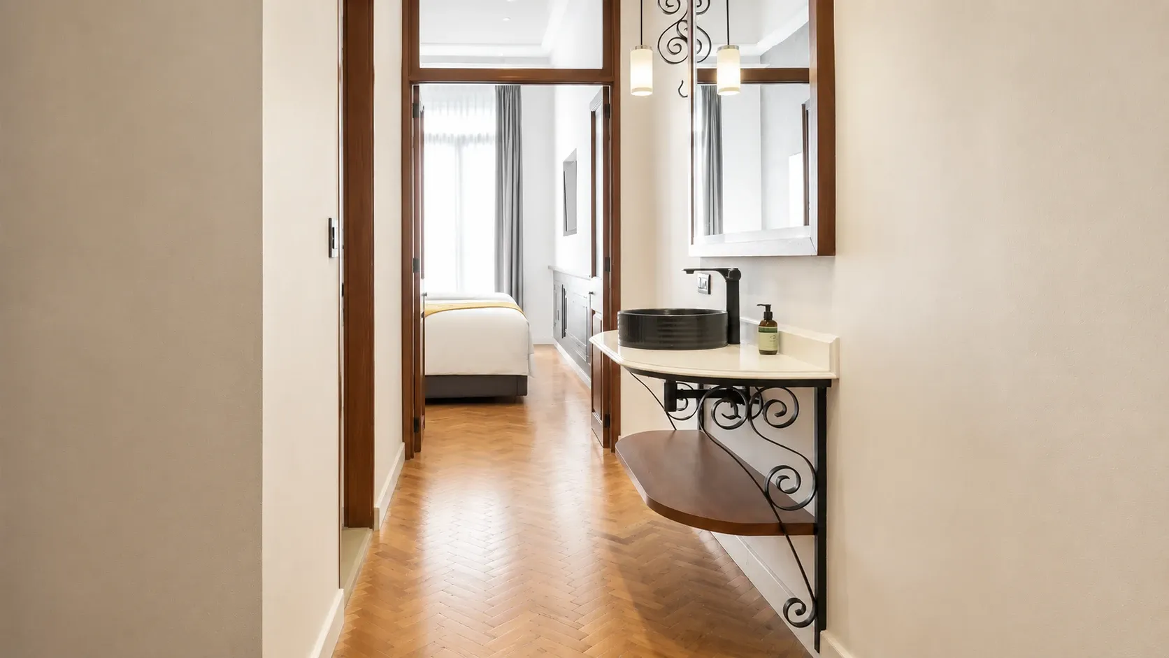 Suite King | Balcón | Vista a 5 de Mayo