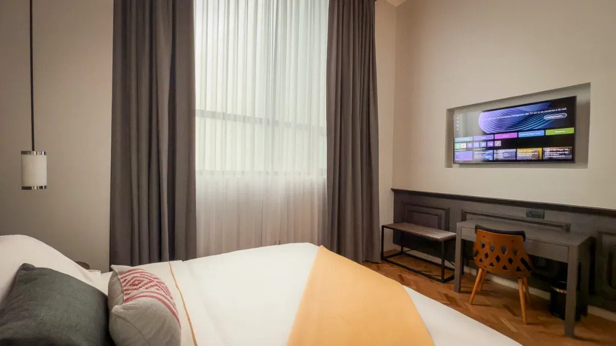 Suite king avec baignoire intérieure à l'hôtel Bellas Artes